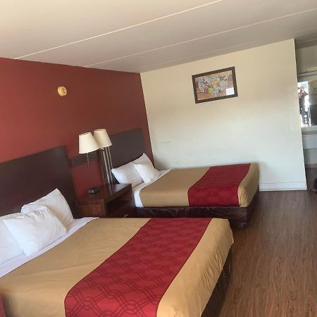 King'S Inn Motel เรดดิง ภายนอก รูปภาพ